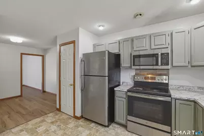 28 Meadow Lane #28, Windsor Locks, CT 06096 - Photo 4