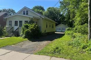 133 Grove St, Windsor Locks, CT 06096 - Photo 2