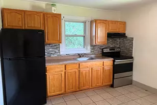 46 N 2nd St, Meriden, CT 06451 - Photo 2