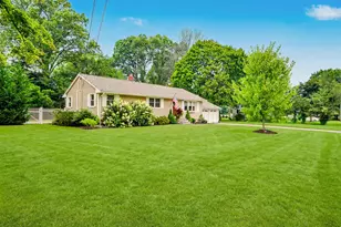 10 MacArthur Rd, Trumbull, CT 06611 - Photo 1