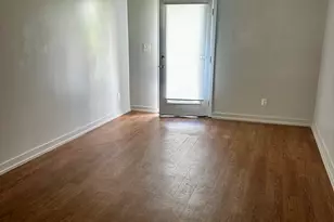 385 Putnam Ave, Hamden, CT 05617 - Photo 2