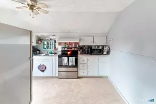 19-21 Mohegan St, Putnam, CT 06260 - Photo 30