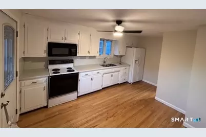 35 Pine Street, Waterford, CT 06385 - Photo 2