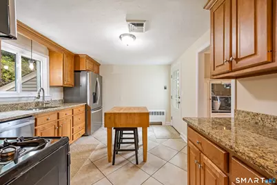18 Chapman Road, West Hartford, CT 06107 - Photo 12