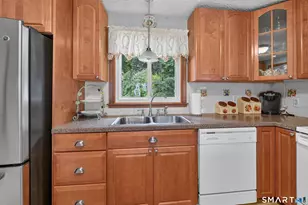 4 Kish Pl, Wallingford, CT 06492 - Photo 8