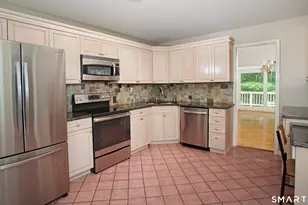 12 Blvd Dr, Danbury, CT 06810 - Photo 6