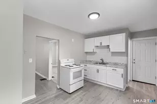 106 Birch St, Manchester, CT 06040 - Photo 2