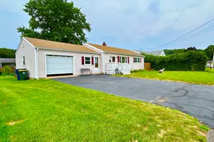 13 Hemlock Dr, Ansonia, CT 06401 - Photo 2