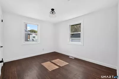 11 Stratfield Place, Bridgeport, CT 06606 - Photo 18