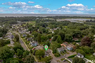 29 Indian Neck Ave, Branford, CT 06405 - Photo 4
