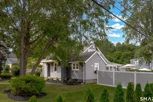 29 Indian Neck Ave, Branford, CT 06405 - Photo 6