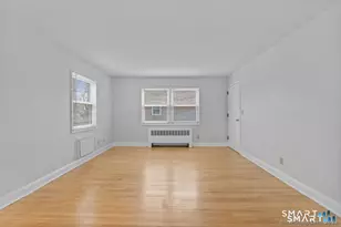 8 Hamilton Ct, Stamford, CT 06902 - Photo 2