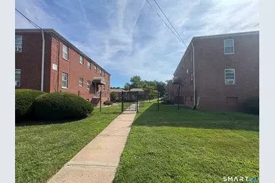 758 New Britain Avenue #Apt 3, Hartford, CT 06106 - Photo 2