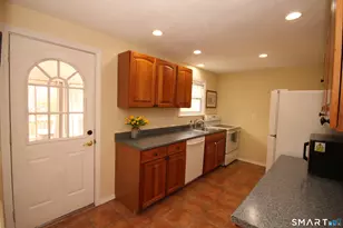 48 Meadow Farms Rd, West Hartford, CT 06107 - Photo 6