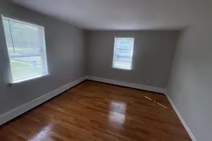 25 Natick St, Hartford, CT 06106 - Photo 6