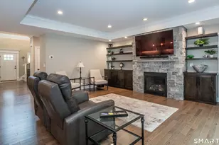 9 Griswold Pl, Simsbury, CT 06070 - Photo 10