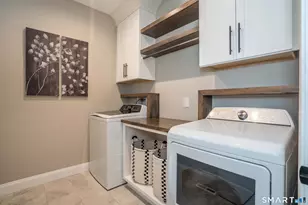 9 Griswold Pl, Simsbury, CT 06070 - Photo 20