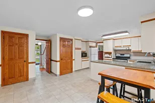 59 Rockledge Dr, West Hartford, CT 06107 - Photo 8