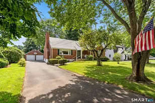 59 Rockledge Dr, West Hartford, CT 06107 - Photo 2