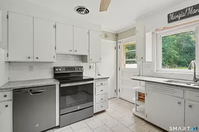8 Bungay Terrace, Seymour, CT 06483 - Photo 12