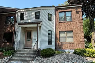 37 Wellington Dr, Farmington, CT 06032 - Photo 2