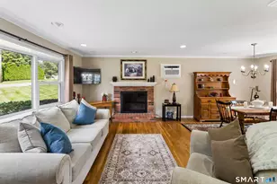 9 Sky Edge Ln, Bethel, CT 06801 - Photo 4
