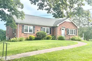882 Avery St, South Windsor, CT 06074 - Photo 2