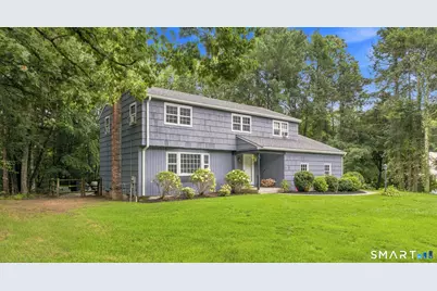 39 Berkshire Way, Simsbury, CT 06070 - Photo 2