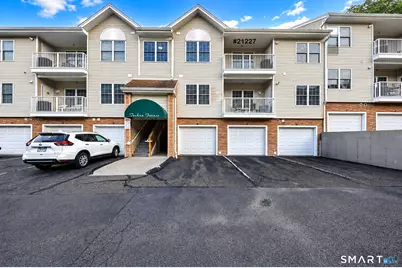 21227 Arganese Place #211, Trumbull, CT 06611 - Photo 2