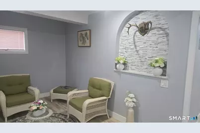 17 Congress Avenue, Waterbury, CT 06708 - Photo 2