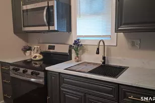15 Simpson St, Hartford, CT 06112 - Photo 12