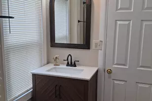 15 Simpson St, Hartford, CT 06112 - Photo 18
