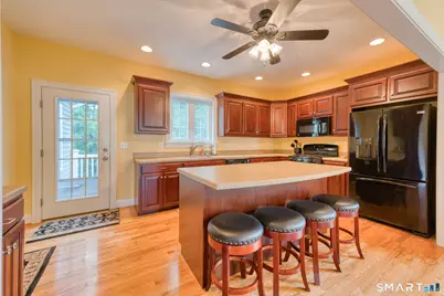 9 Chapman Chase #9, Windsor Locks, CT 06096 - Photo 6