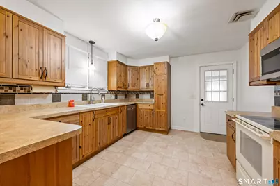 123 Windy Drive, Waterbury, CT 06705 - Photo 6