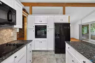 454 Old Cellar Rd, Orange, CT 06477 - Photo 10