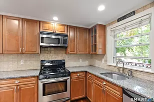 48 Bouton St E, Stamford, CT 06907 - Photo 12