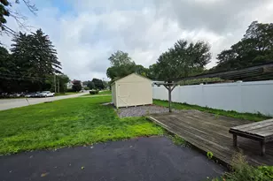 28 Daggett St, Plainfield, CT 06354 - Photo 16