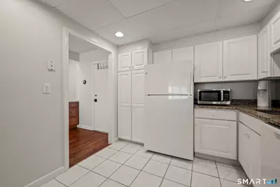 779 Prospect Avenue #C8, West Hartford, CT 06117 - Photo 6