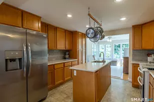 21 Overland St, Manchester, CT 06040 - Photo 6
