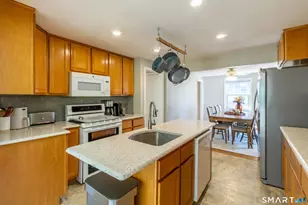 21 Overland St, Manchester, CT 06040 - Photo 4