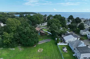 44 Taylor Pl, Branford, CT 06405 - Photo 2