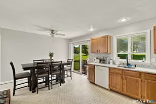 51 Dove Ct, Windsor Locks, CT 06096 - Photo 10