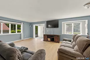 51 Dove Ct, Windsor Locks, CT 06096 - Photo 6