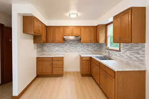 98 Hartley Dr, Waterbury, CT 06705 - Photo 6