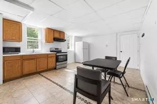 33 Vista Pl, Waterbury, CT 06708 - Photo 6