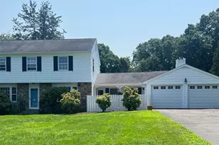 27 Brittany Ave, Trumbull, CT 06611 - Photo 1