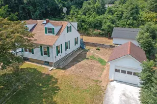 11 Hunt St, Norwich, CT 06360 - Photo 2