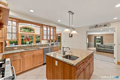 570 Burr Street, Fairfield, CT 06824 - Photo 20