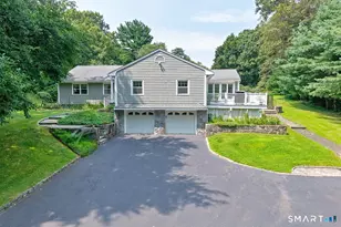 570 Burr St, Fairfield, CT 06824 - Photo 2