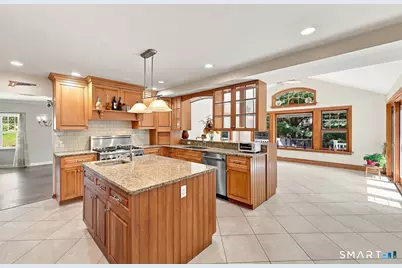 570 Burr Street, Fairfield, CT 06824 - Photo 18